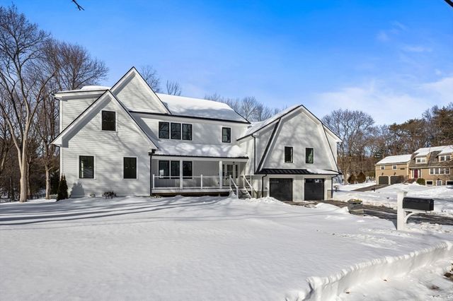 15 Mayflower Rd, Winchester, MA 01890