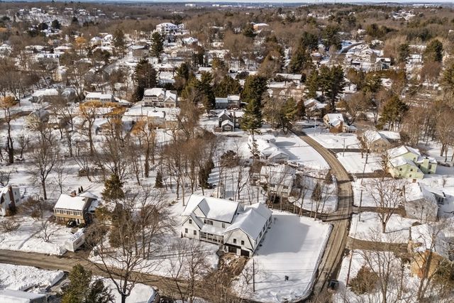 15 Mayflower Rd, Winchester, MA 01890