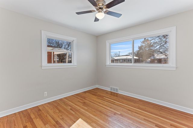 3804 S Longmeadow Road, Trenton, MI 48183