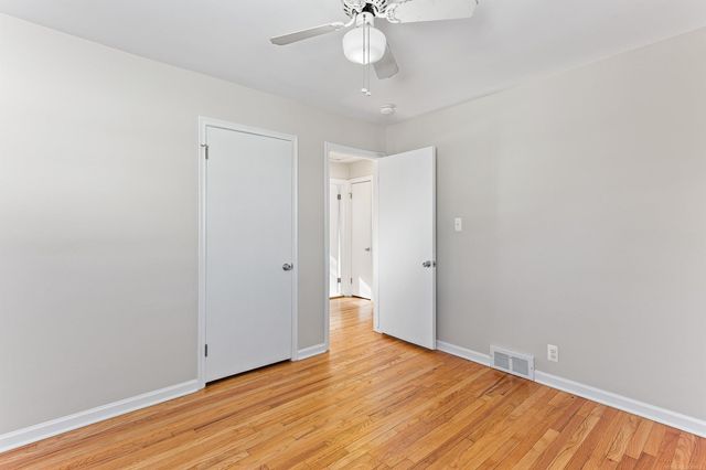 3804 S Longmeadow Road, Trenton, MI 48183