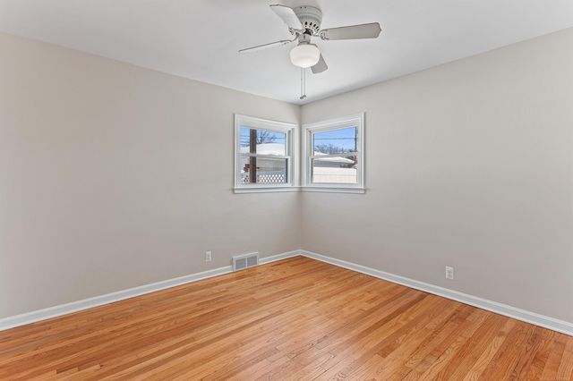 3804 S Longmeadow Road, Trenton, MI 48183