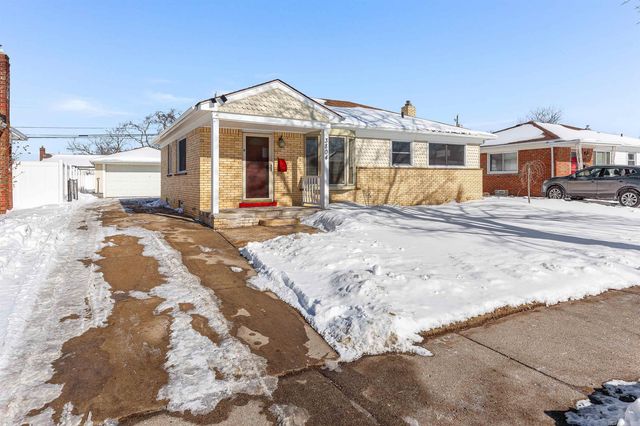 3804 S Longmeadow Road, Trenton, MI 48183