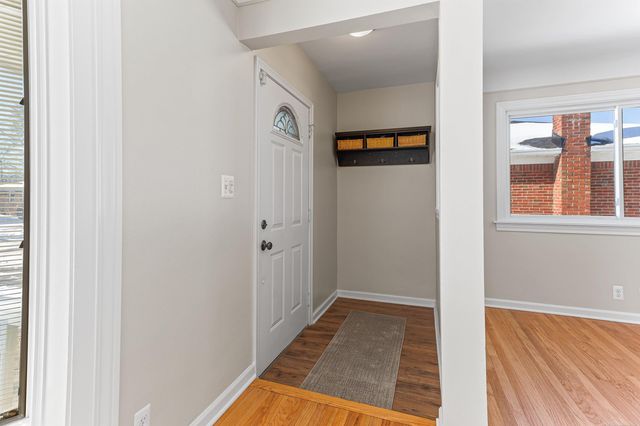 3804 S Longmeadow Road, Trenton, MI 48183