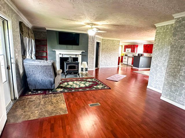 1467 Squire Fox Road, Dandridge, TN 37725