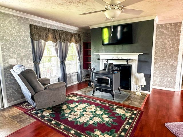 1467 Squire Fox Road, Dandridge, TN 37725