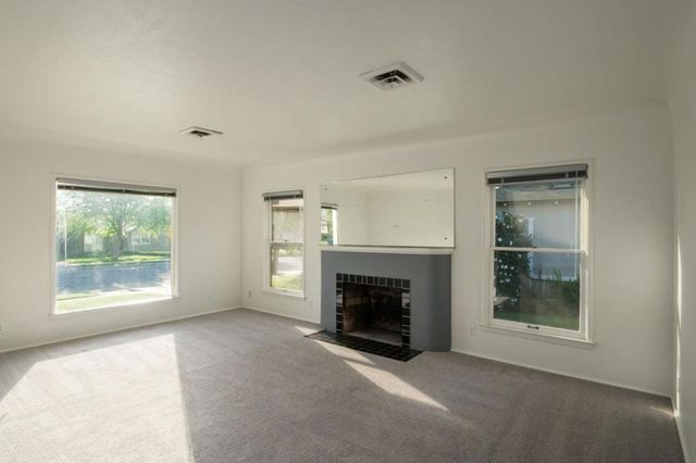 1543 N Thorne Avenue, Fresno, CA 93728