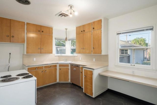 1543 N Thorne Avenue, Fresno, CA 93728