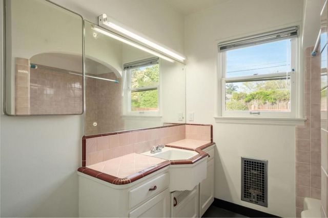 1543 N Thorne Avenue, Fresno, CA 93728