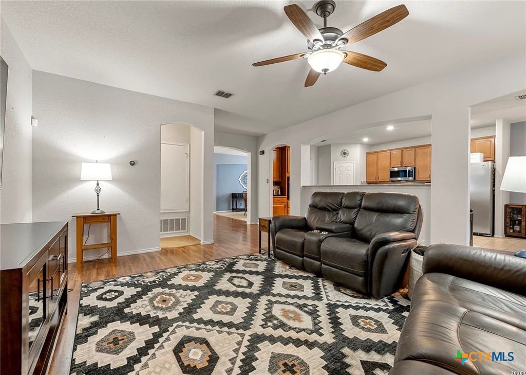 Image 11 of property listing at 3517 Enchanted Farm, Schertz, TX 78154