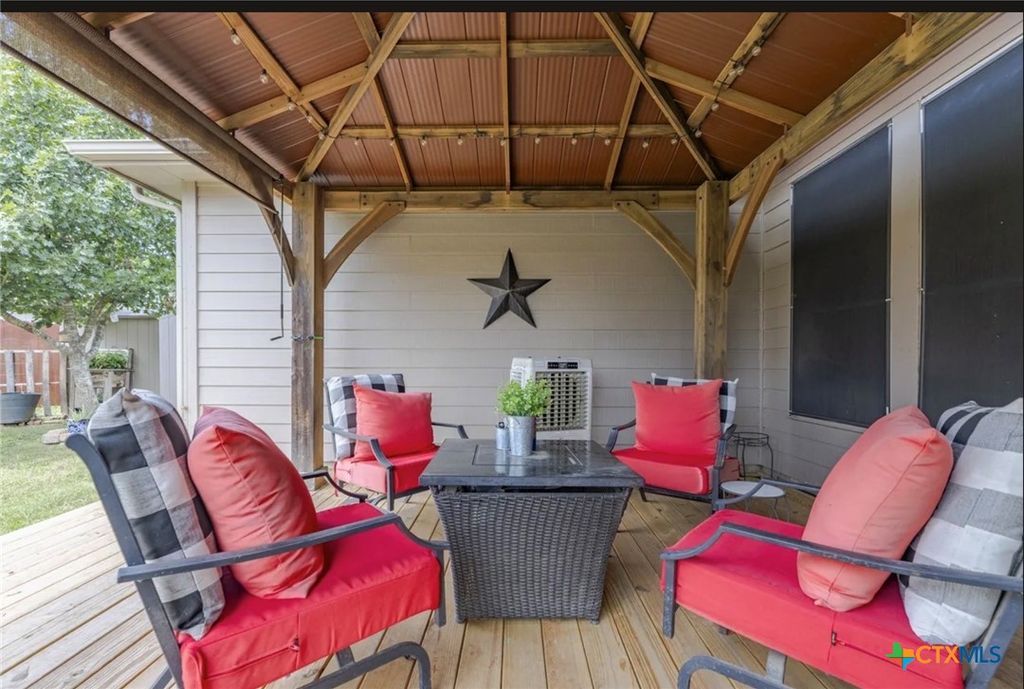 Image 2 of property listing at 3517 Enchanted Farm, Schertz, TX 78154