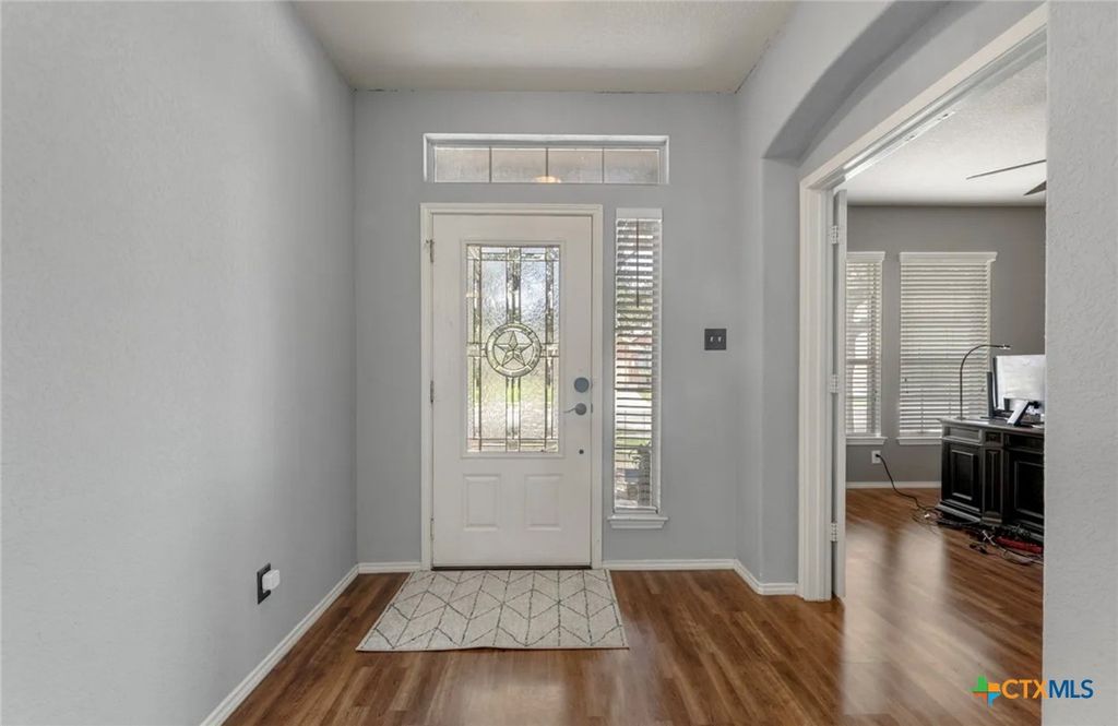 Image 4 of property listing at 3517 Enchanted Farm, Schertz, TX 78154
