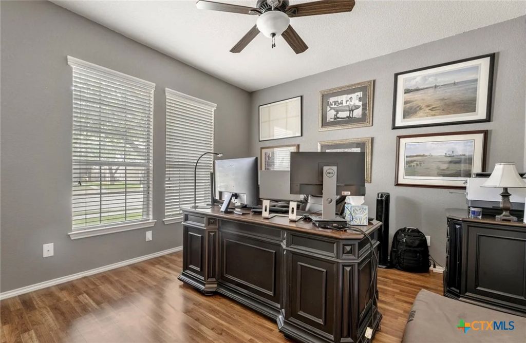 Image 9 of property listing at 3517 Enchanted Farm, Schertz, TX 78154