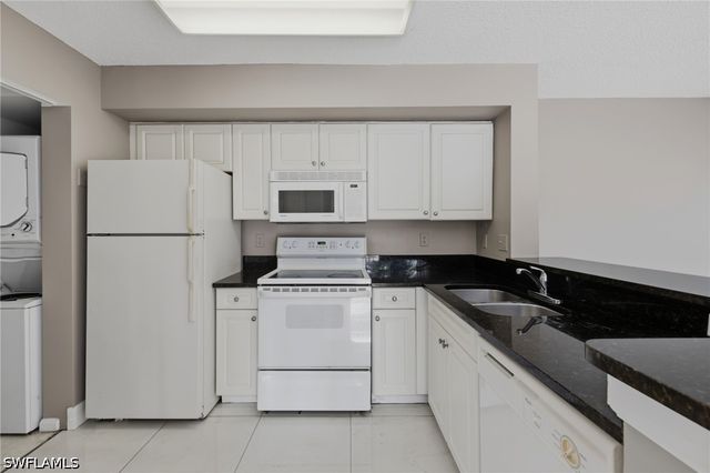 1265 Wildwood Lakes BLVD 207, Naples, FL 34104