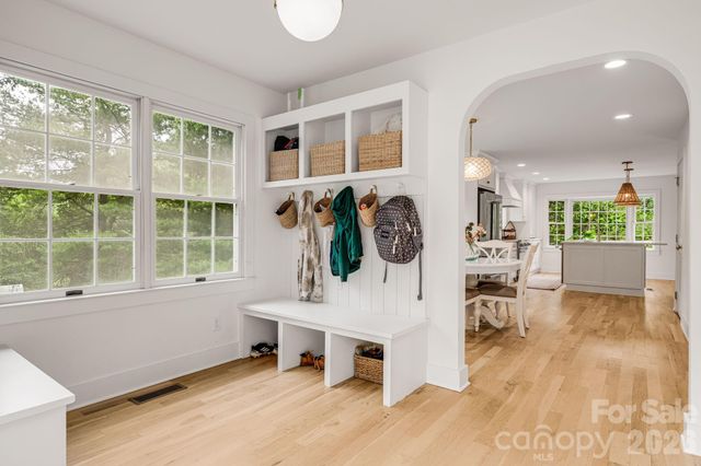 92 Rose Hill Road, Asheville, NC 28803