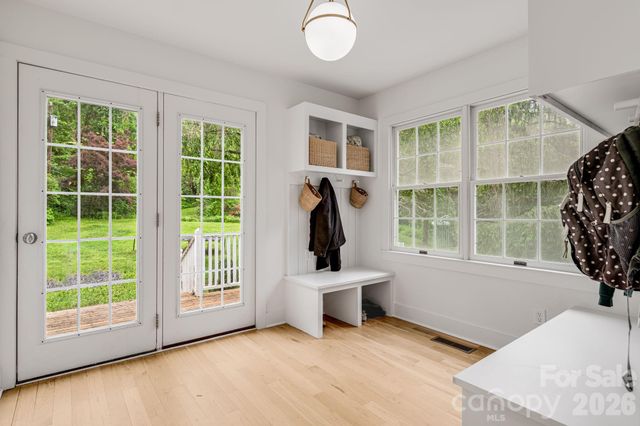92 Rose Hill Road, Asheville, NC 28803