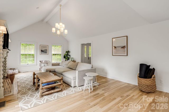 92 Rose Hill Road, Asheville, NC 28803