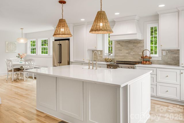 92 Rose Hill Road, Asheville, NC 28803