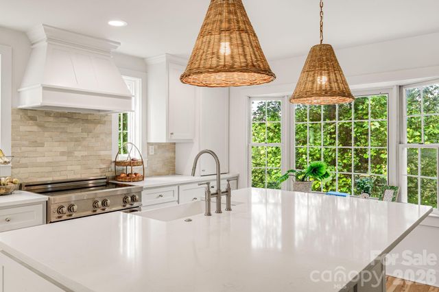 92 Rose Hill Road, Asheville, NC 28803