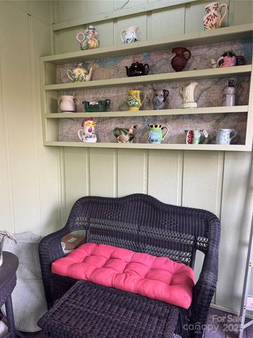 160 Crestwood Circle, Newland, NC 28657