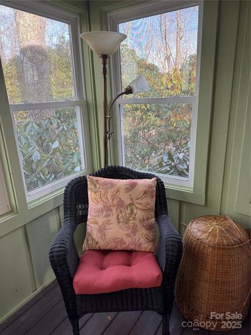 160 Crestwood Circle, Newland, NC 28657