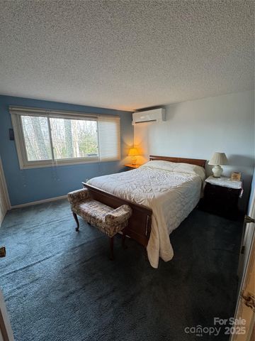 160 Crestwood Circle, Newland, NC 28657