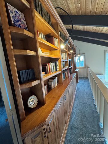 160 Crestwood Circle, Newland, NC 28657