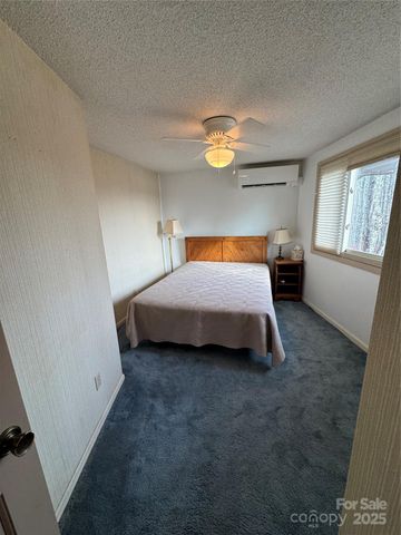 160 Crestwood Circle, Newland, NC 28657