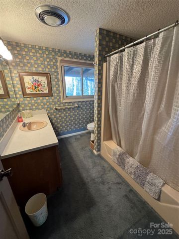 160 Crestwood Circle, Newland, NC 28657