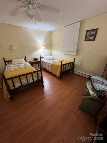 160 Crestwood Circle, Newland, NC 28657