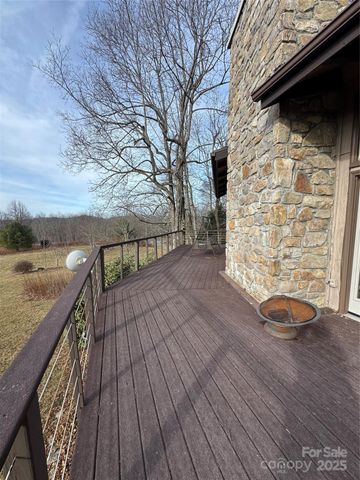 160 Crestwood Circle, Newland, NC 28657