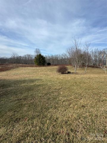 160 Crestwood Circle, Newland, NC 28657