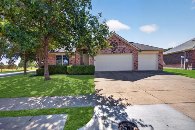 4001 Bridge Water Road, Heartland, TX 75126