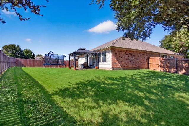 4001 Bridge Water Road, Heartland, TX 75126