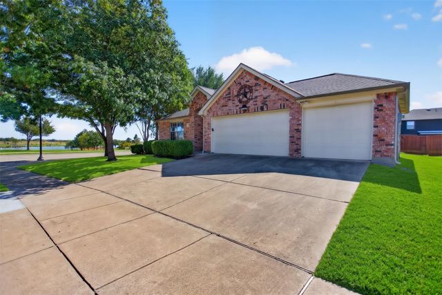 4001 Bridge Water Road, Heartland, TX 75126