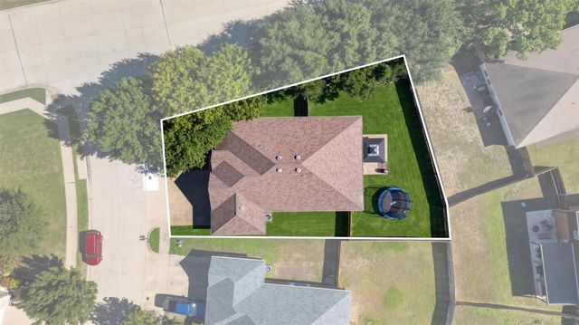 4001 Bridge Water Road, Heartland, TX 75126