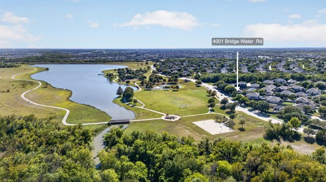 4001 Bridge Water Road, Heartland, TX 75126