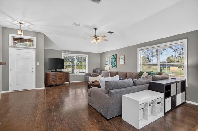 4001 Bridge Water Road, Heartland, TX 75126