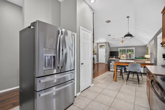4001 Bridge Water Road, Heartland, TX 75126