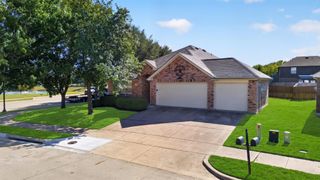 4001 Bridge Water Road, Heartland, TX 75126