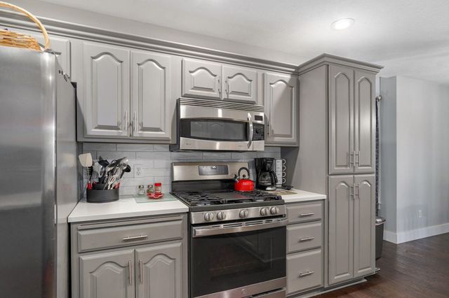 2170 E Sequiota Street, Springfield, MO 65804