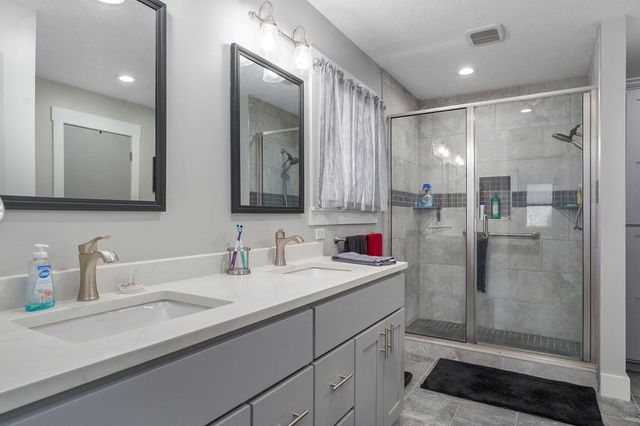 2170 E Sequiota Street, Springfield, MO 65804