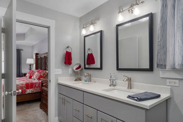 2170 E Sequiota Street, Springfield, MO 65804