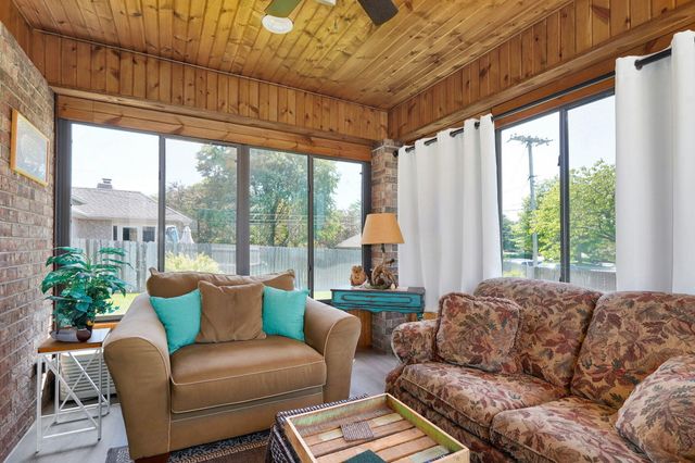 2170 E Sequiota Street, Springfield, MO 65804