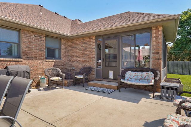 2170 E Sequiota Street, Springfield, MO 65804