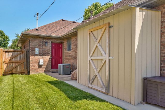 2170 E Sequiota Street, Springfield, MO 65804