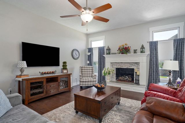 2170 E Sequiota Street, Springfield, MO 65804