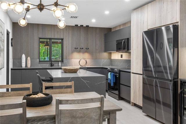 425 NE 25th Street, Wilton Manors, FL 33305