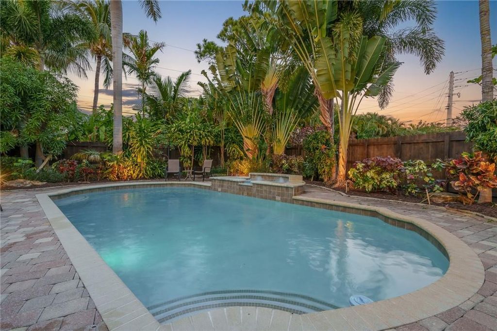 425 NE 25th Street, Wilton Manors, FL 33305