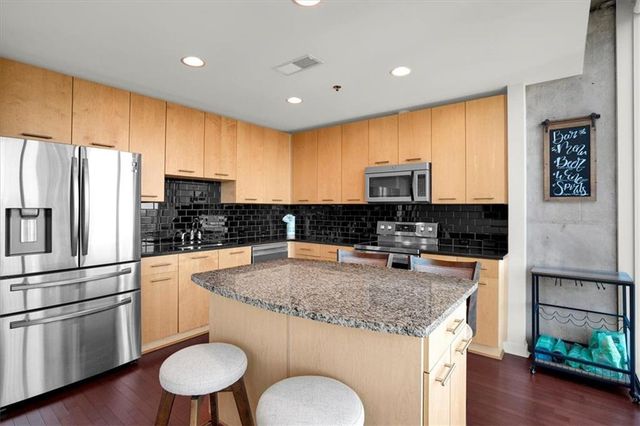 3324 Peachtree NE Road 1307, Atlanta, GA 30326