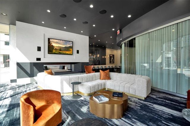 3324 Peachtree NE Road 1307, Atlanta, GA 30326